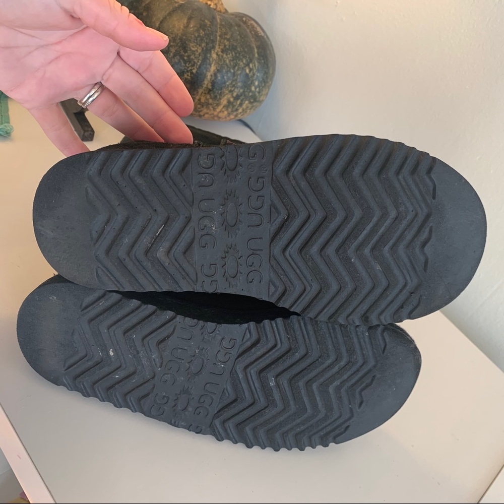 Black Ugg boots - Picture 7 of 11